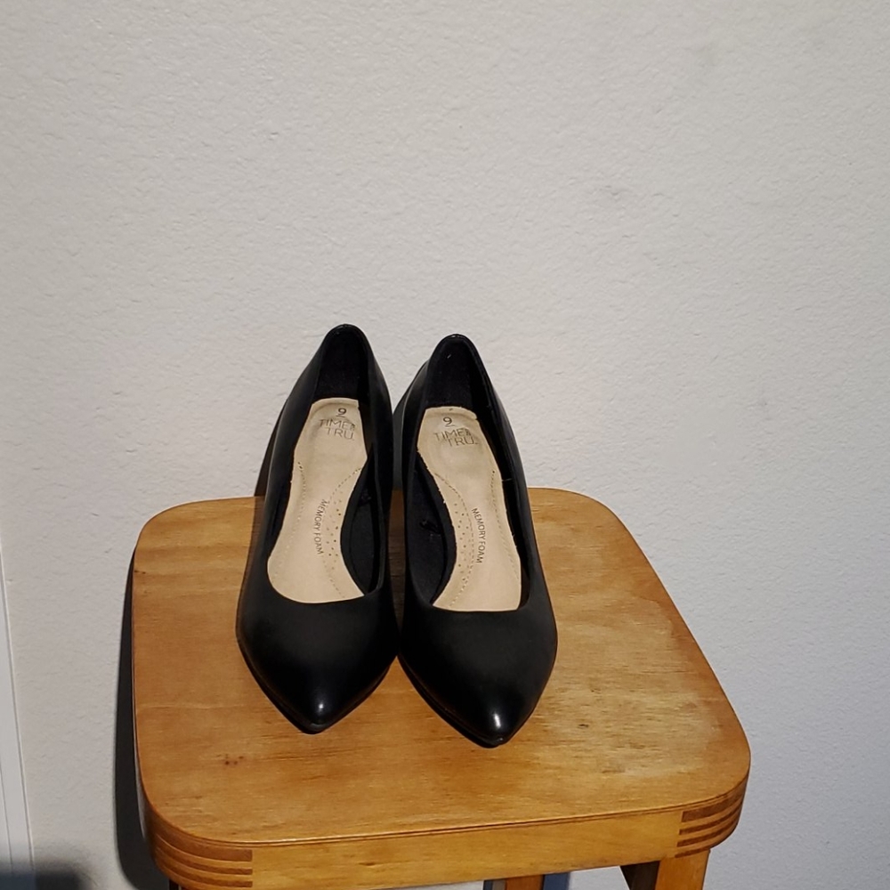 Point toe heels